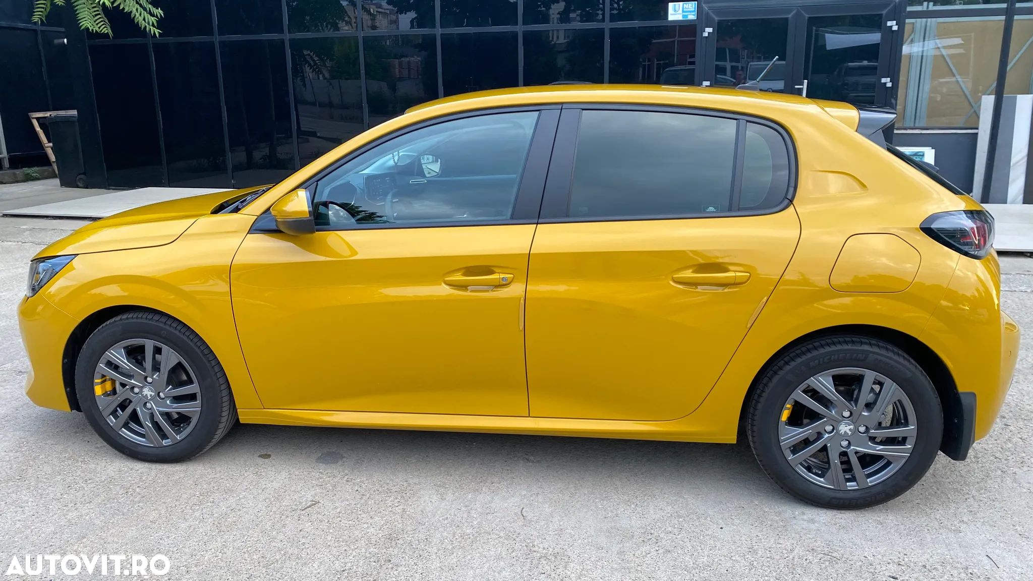 Peugeot 208 1.2 L PureTech STT Active Pack - 1