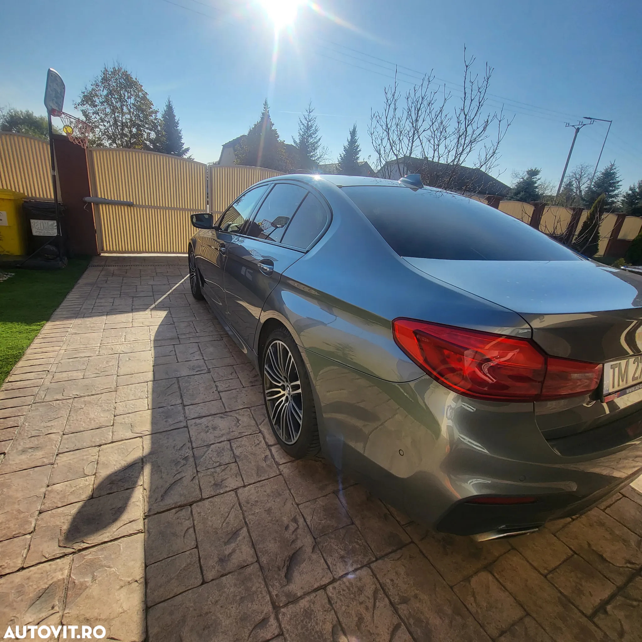 BMW Seria 5 520d xDrive AT - 13