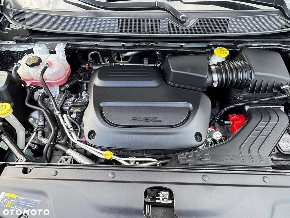 Chrysler Pacifica - 8