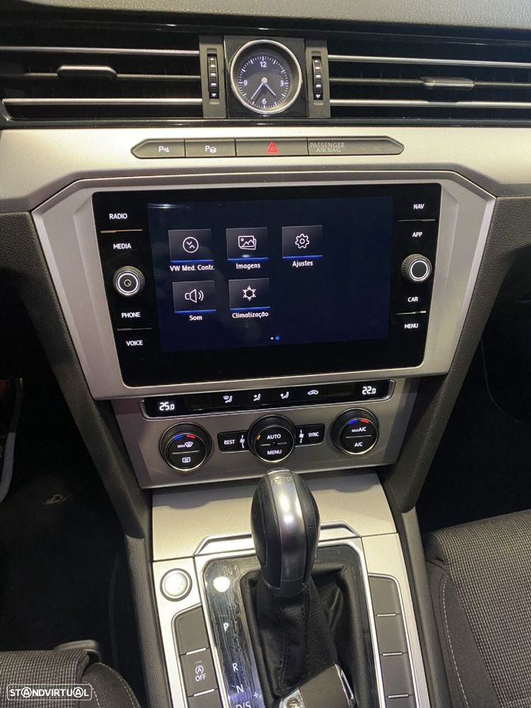 VW Passat Variant - 37