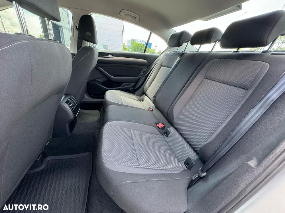 Volkswagen Passat 2.0 TDI DSG Advance - 19