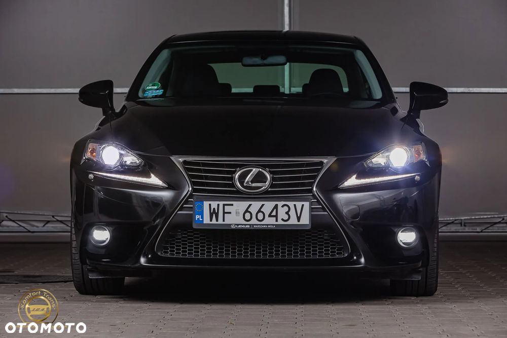 Lexus IS 200t Elite - 2