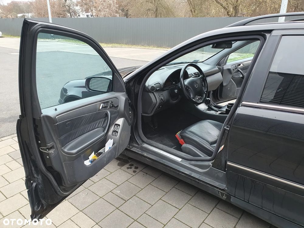 Mercedes-Benz Klasa C 320 T Avantgarde - 17