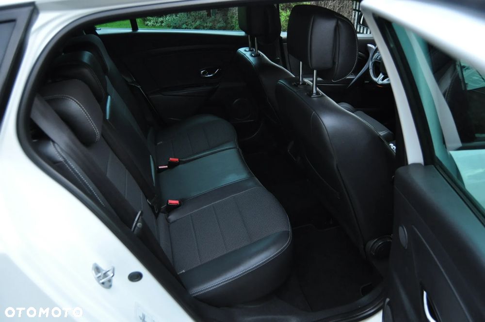 Renault Megane TCe 220 Start & Stop GT 220 - 12