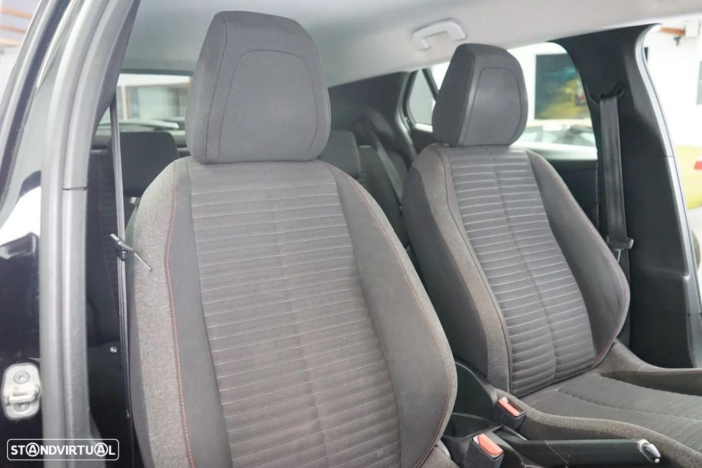 Peugeot 2008 1.2 PureTech Allure - 38