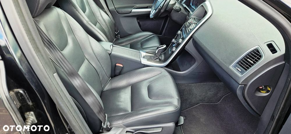 Volvo XC 60 D4 Geartronic Momentum - 22