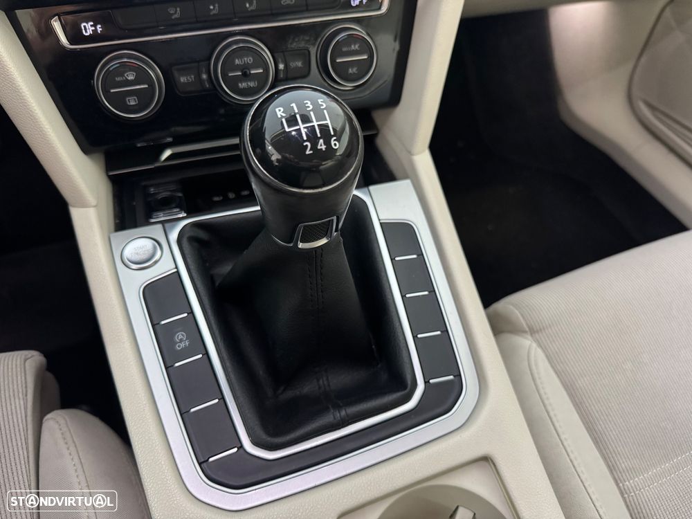 VW Passat 1.6 TDI BlueMotion - 18