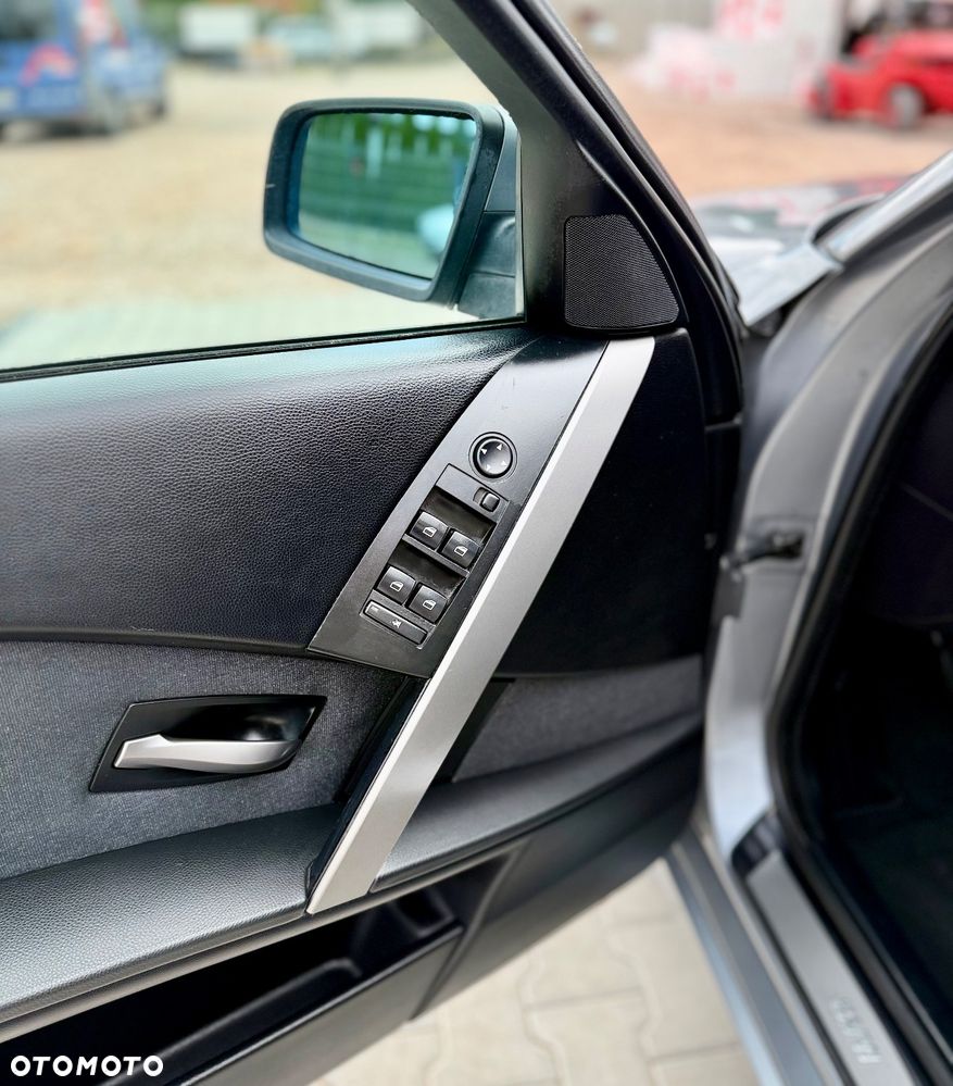 BMW Seria 5 520i - 7