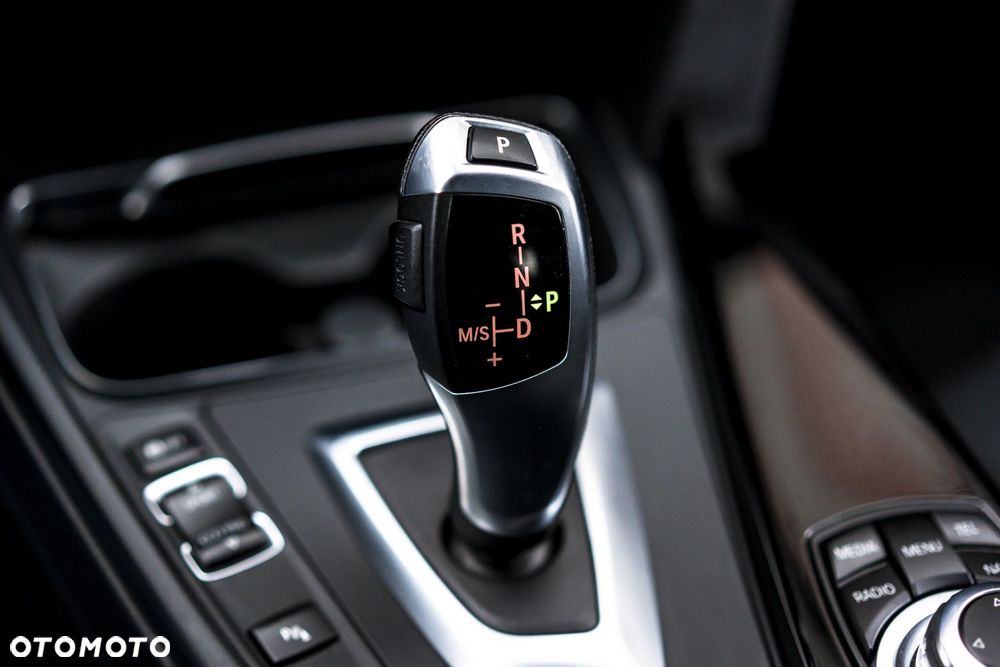 BMW Seria 3 318i Advantage - 11