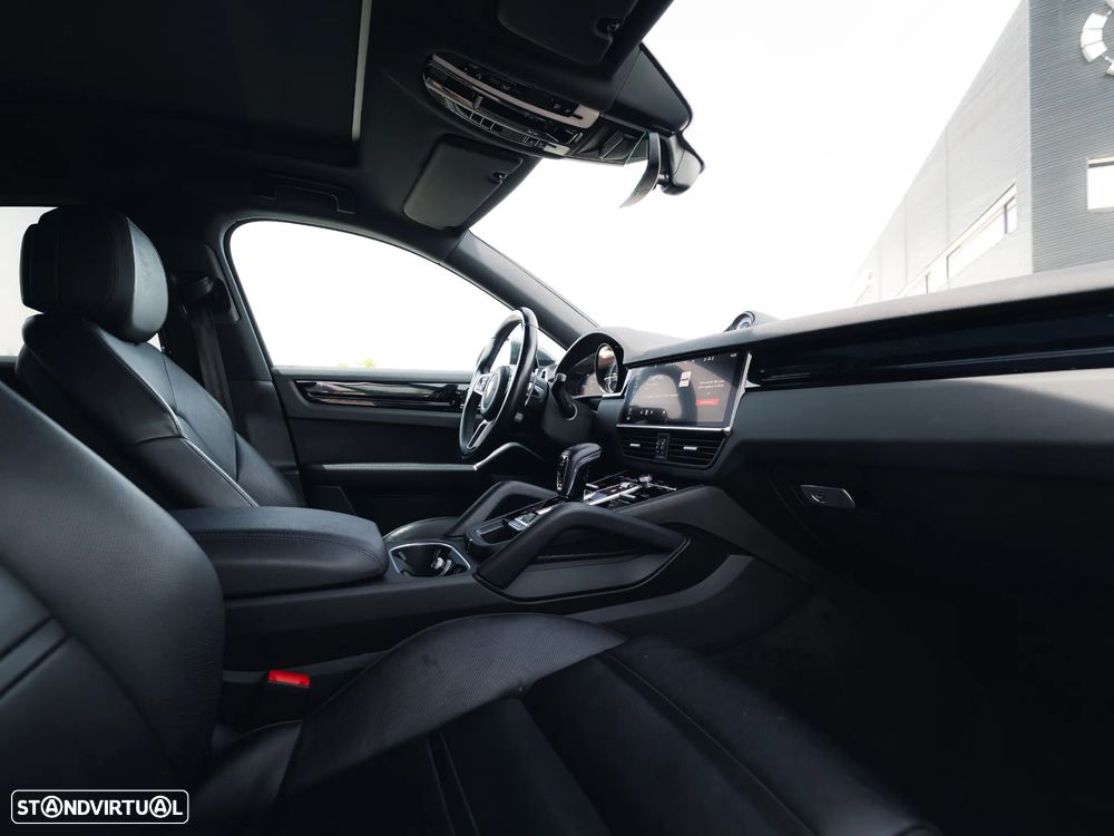 Porsche Cayenne Coupé E-Hybrid - 14