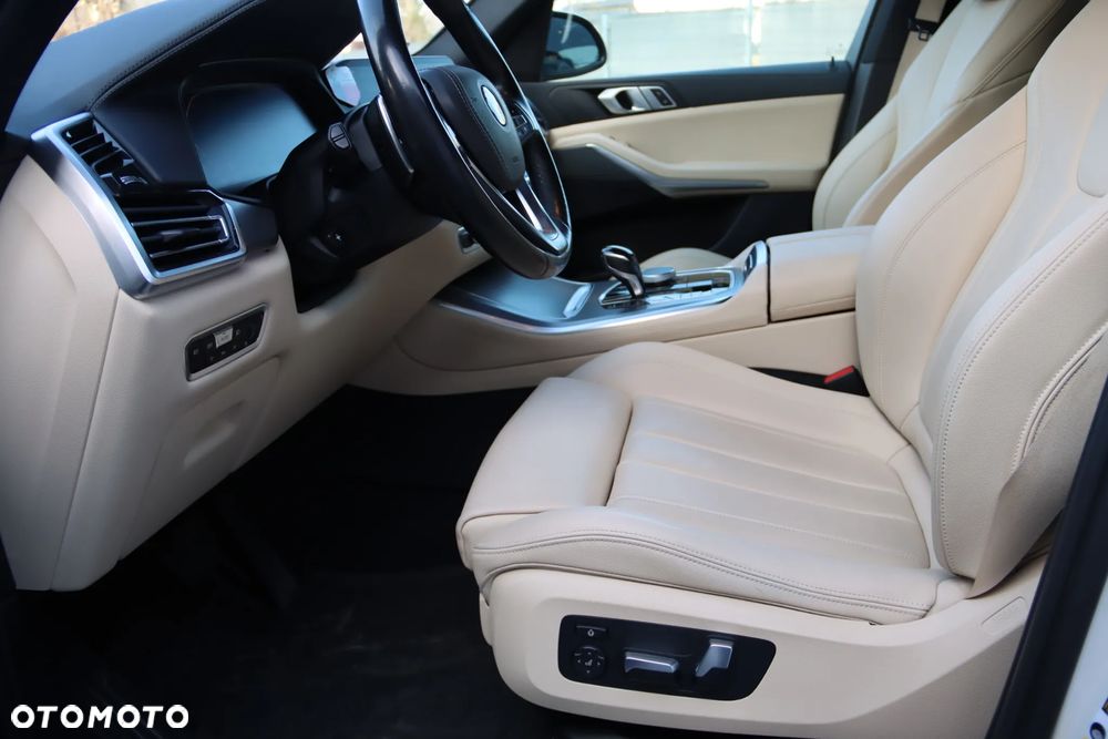 BMW X5 xDrive40i - 12