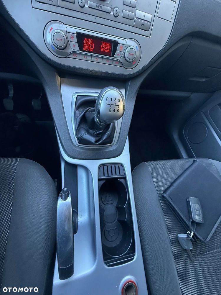 Ford Kuga 2.0 TDCi 4x4 Trend - 24