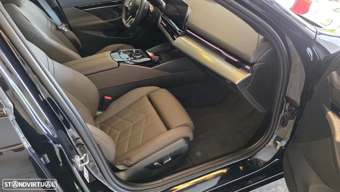 BMW 530 e Pack Desportivo M Pro - 52