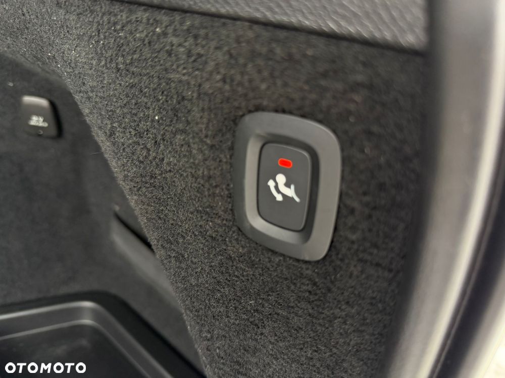 Volvo XC 90 T8 AWD Twin Engine Geartronic RDesign - 25