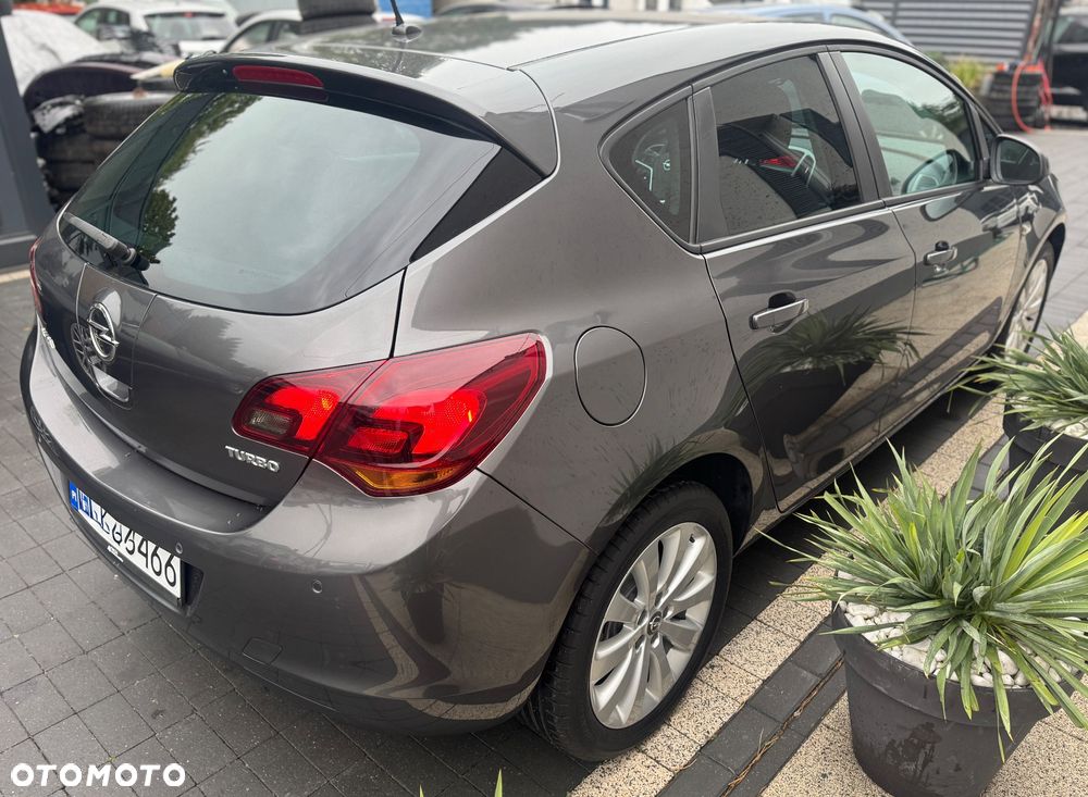 Opel Astra 1.4 Turbo Exklusiv - 11
