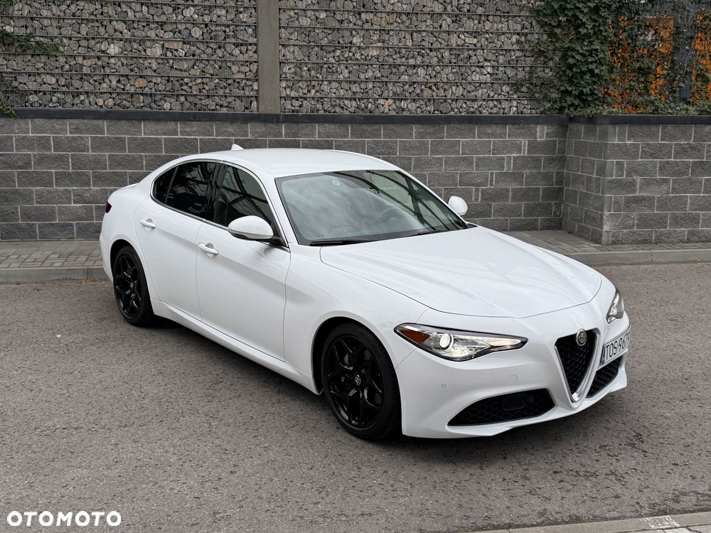 Alfa Romeo Giulia - 4