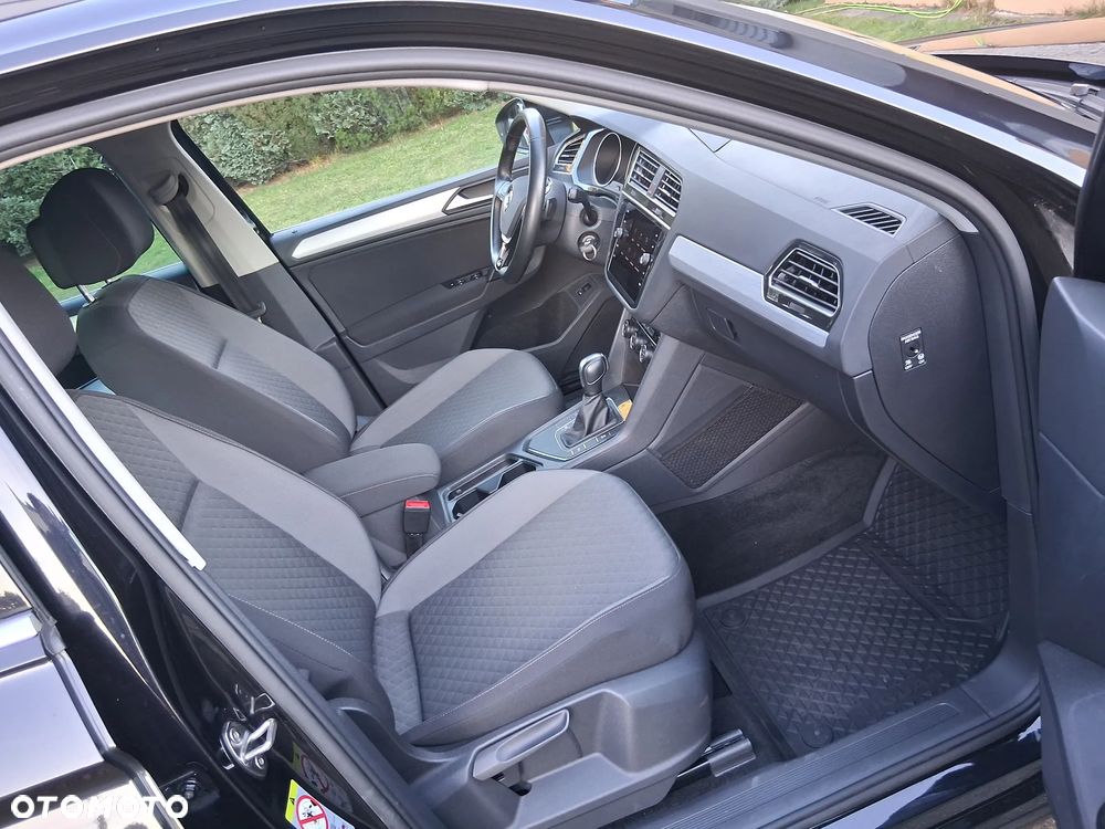Volkswagen Tiguan - 12