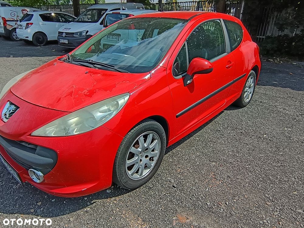Peugeot 207 - 1