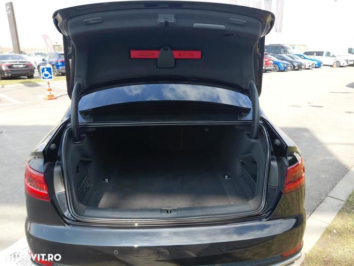 Audi A4 40 TFSI S tronic design - 17
