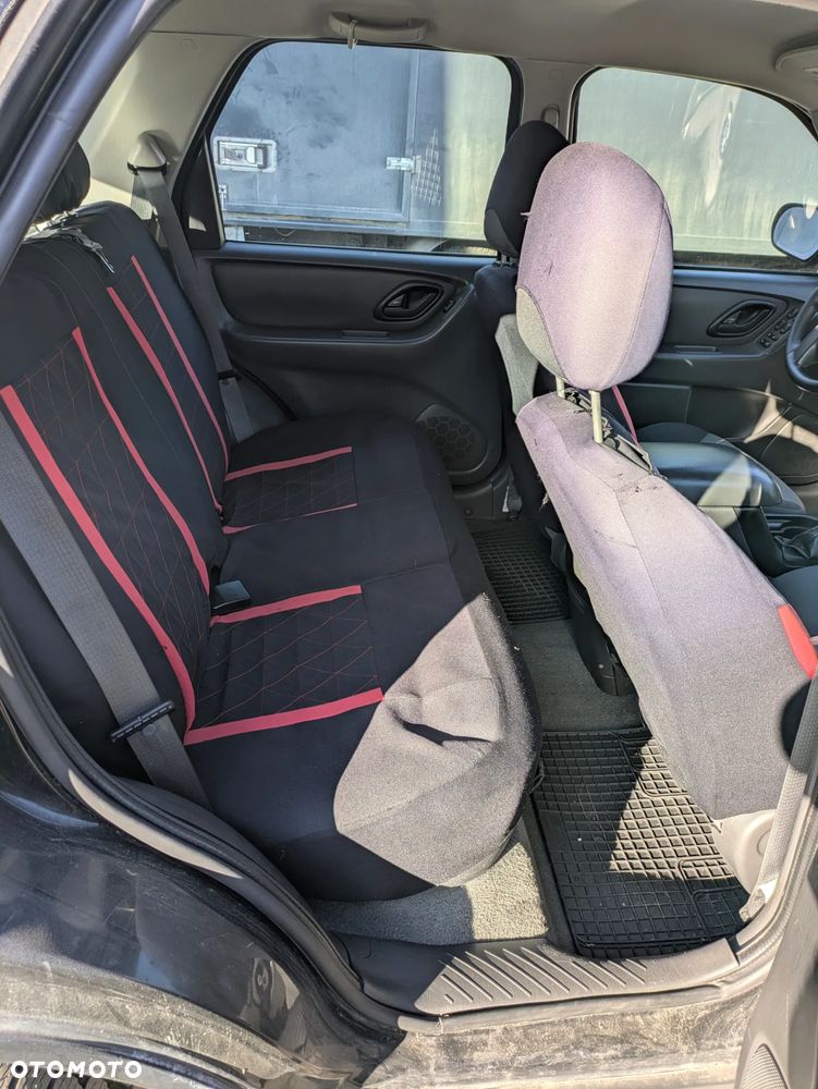 Ford Escape 2.3 XLS - 16