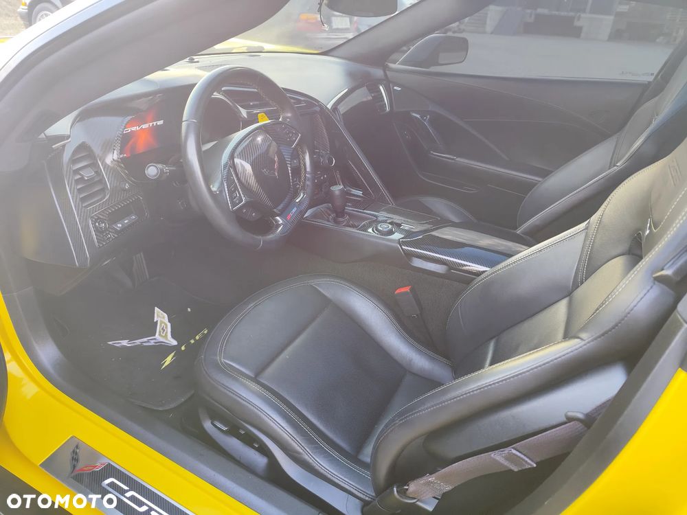 Chevrolet Corvette - 11