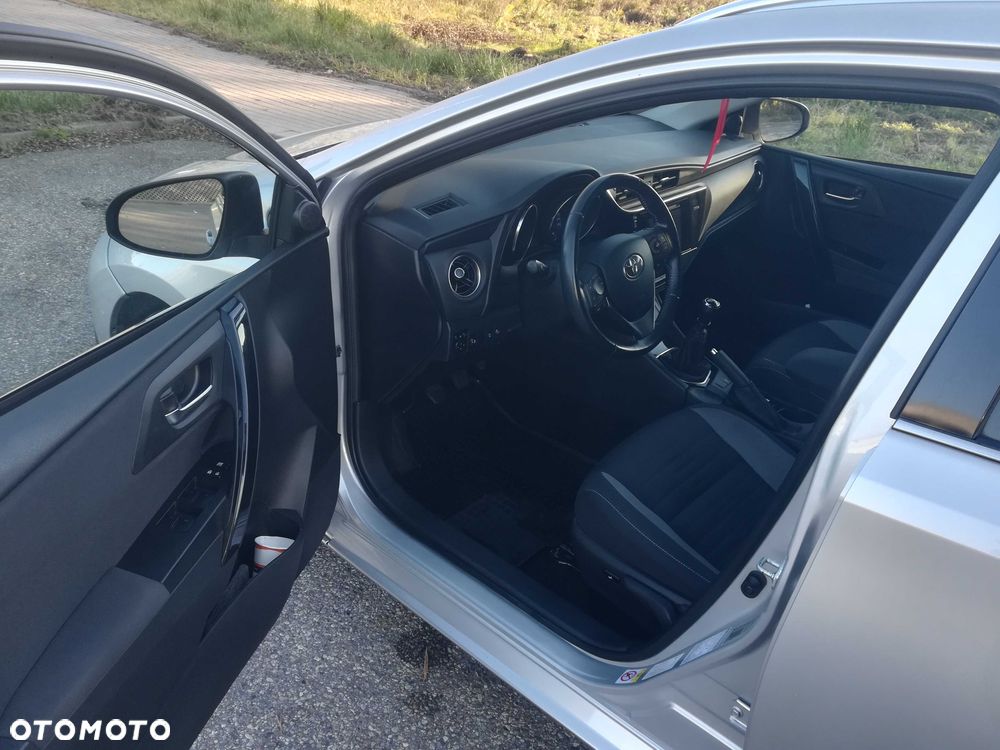 Toyota Auris 2018 photo 4