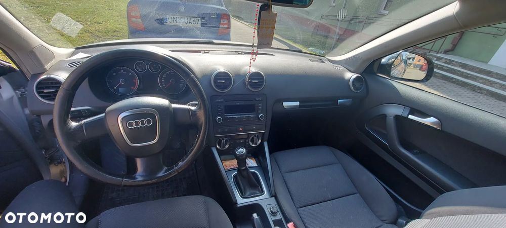 Audi A3 3-drzwiowe 1.6 TDI DPF Ambition - 8