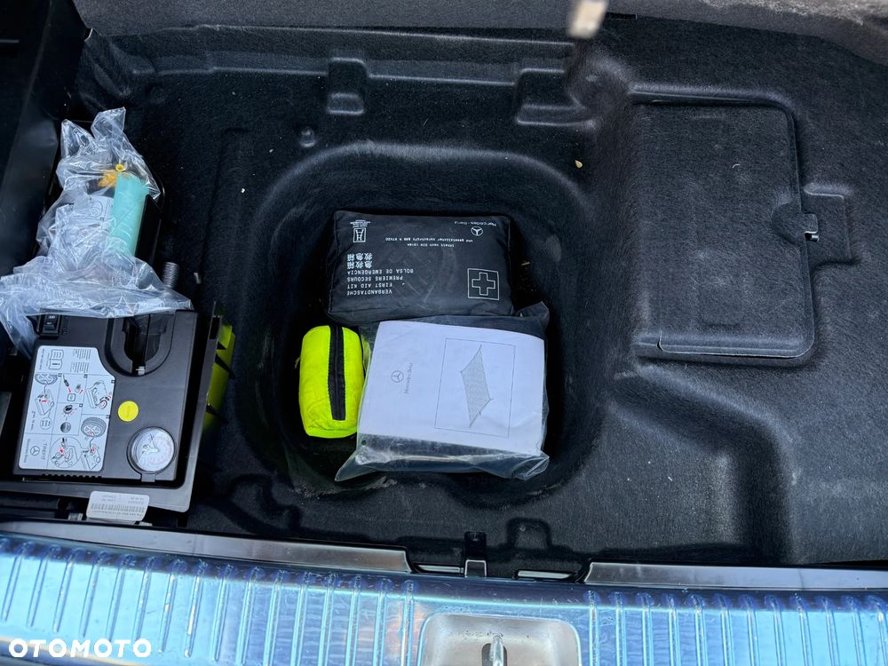 Mercedes-Benz Klasa C 180 - 35