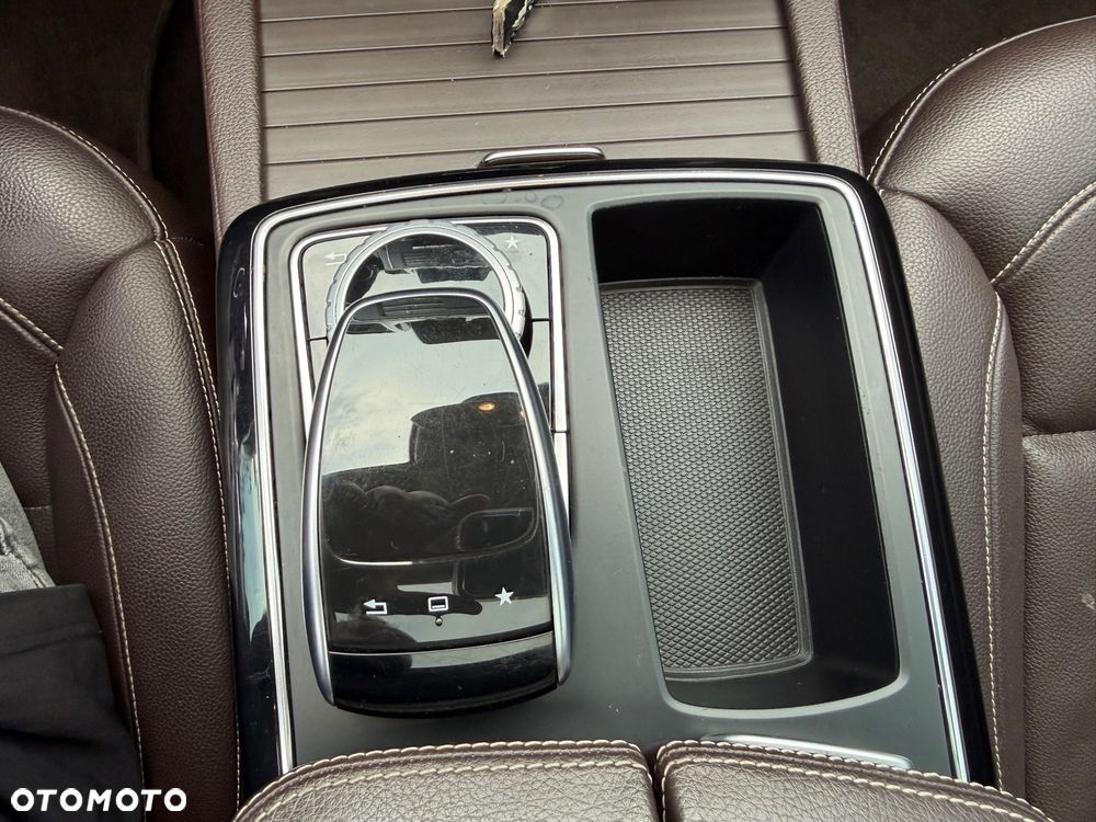 Mercedes-Benz GLE - 23