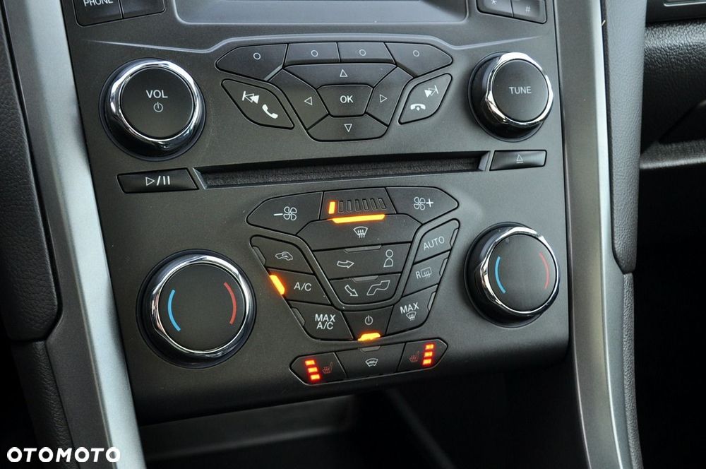 Ford Mondeo - 32