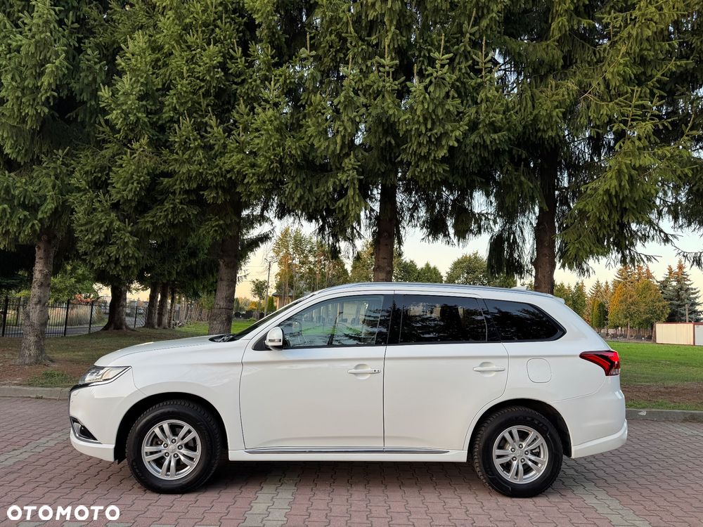 Mitsubishi Outlander 2.0 4WD - 5