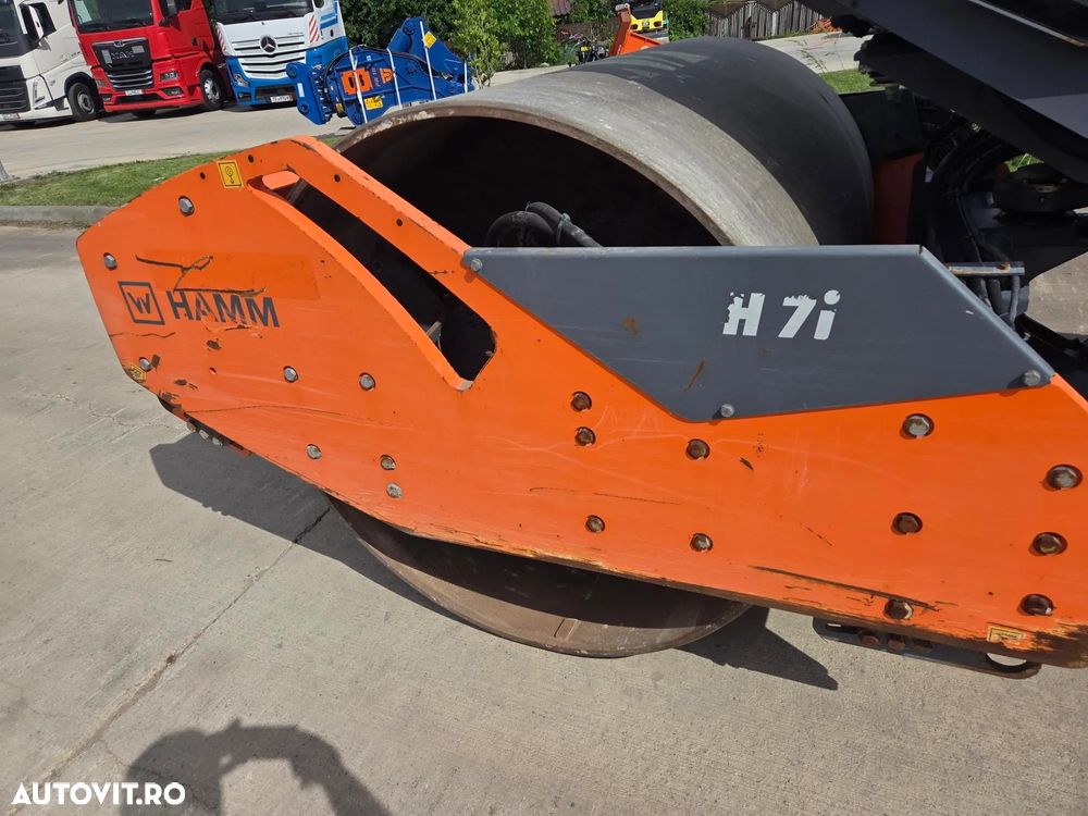 Hamm H7i, 7 tone, 2018, 1.400h, latime tambur 1,35m, Certificat CE, produs in Germania, motor Kubota 75CP, anvelope 90% ok, aer conditionat, posibilitate leasing 3 ani, STARE CA NOU, PROMOTIE -48.900 EUR+Tva - 22