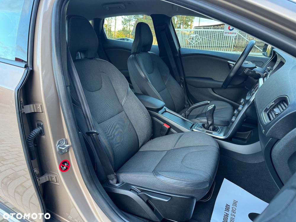 Volvo V40 Cross Country D3 Momentum - 21