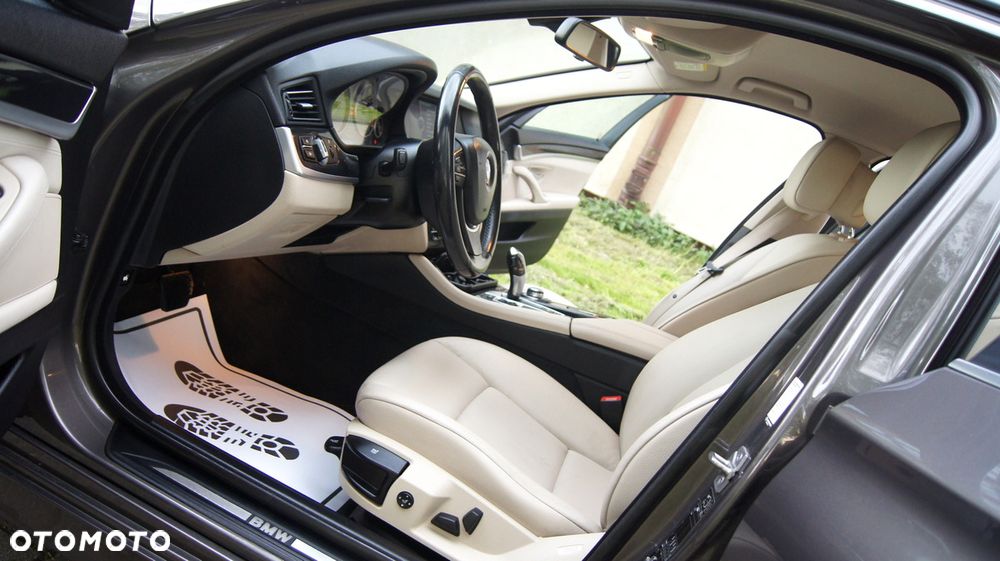 BMW Seria 5 520d - 28