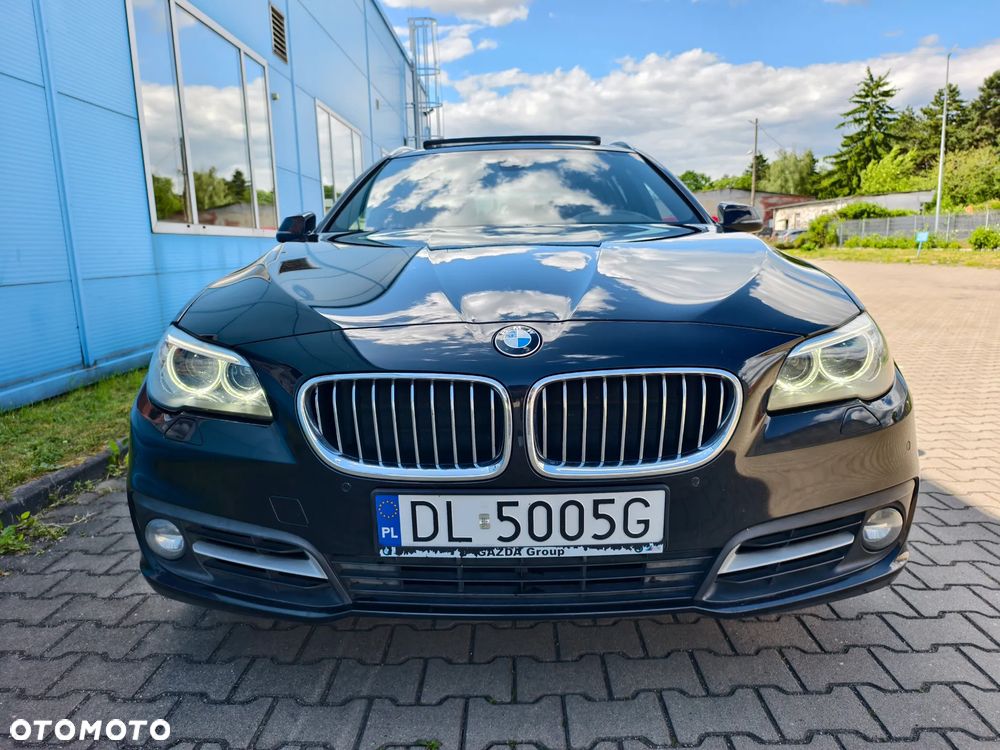 BMW Seria 5 525d Sport-Aut Luxury Line - 9
