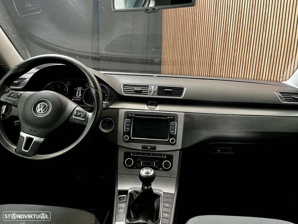 VW Passat 1.6 TDI Confortline - 13