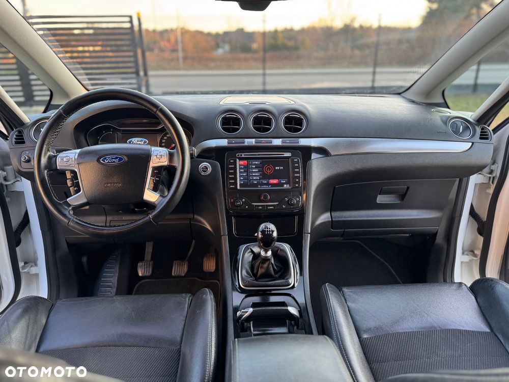 Ford S-Max 2.0 TDCi DPF Titanium X - 29