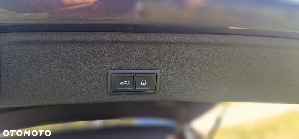 Audi A4 Avant 2.0 TDI S tronic quattro - 12