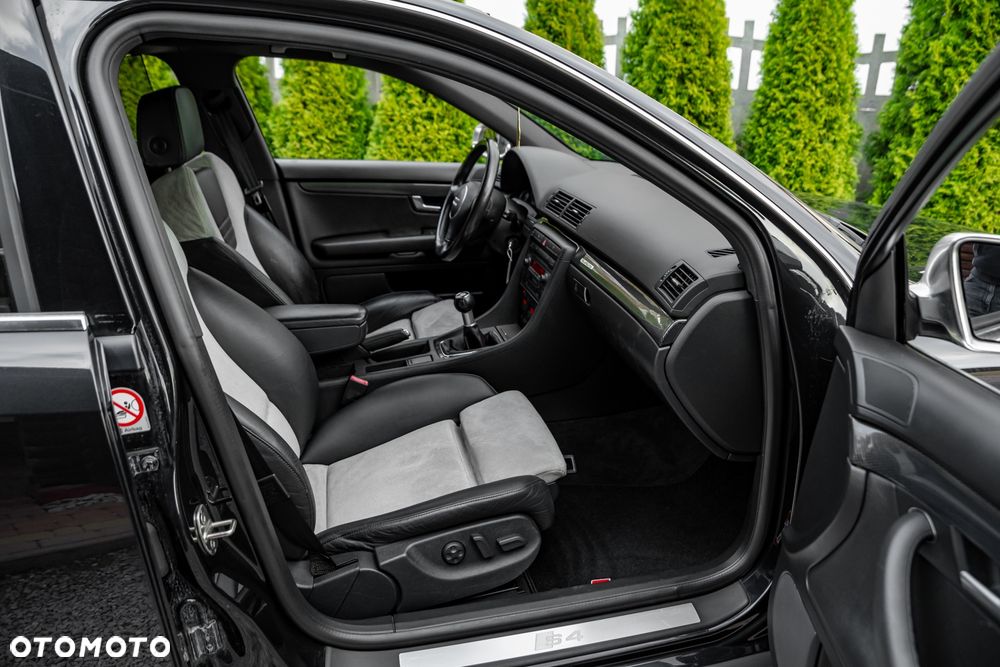 Audi S4 Avant Standard - 22