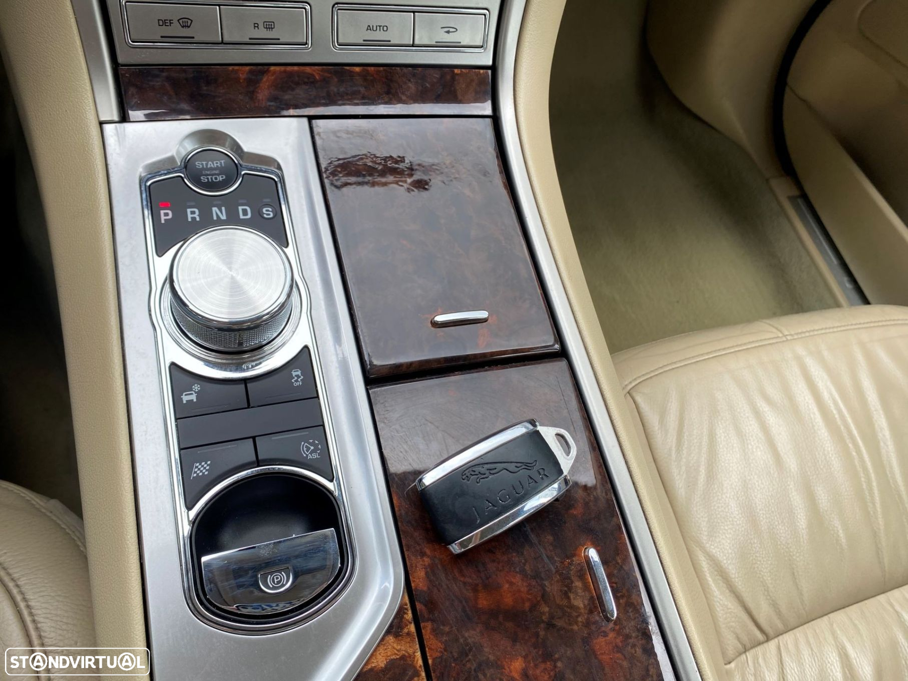 Jaguar XF 3.0 D V6 Premium Luxury - 31