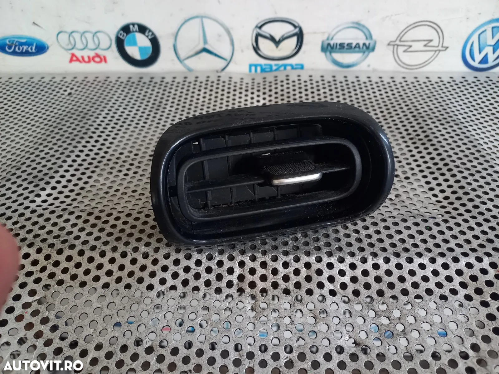 Grila Ventilatie Bord Dreapta Toyota Yaris Cross An 2020-2021-2022-2023-2024 Volan Stanga Europa - 4
