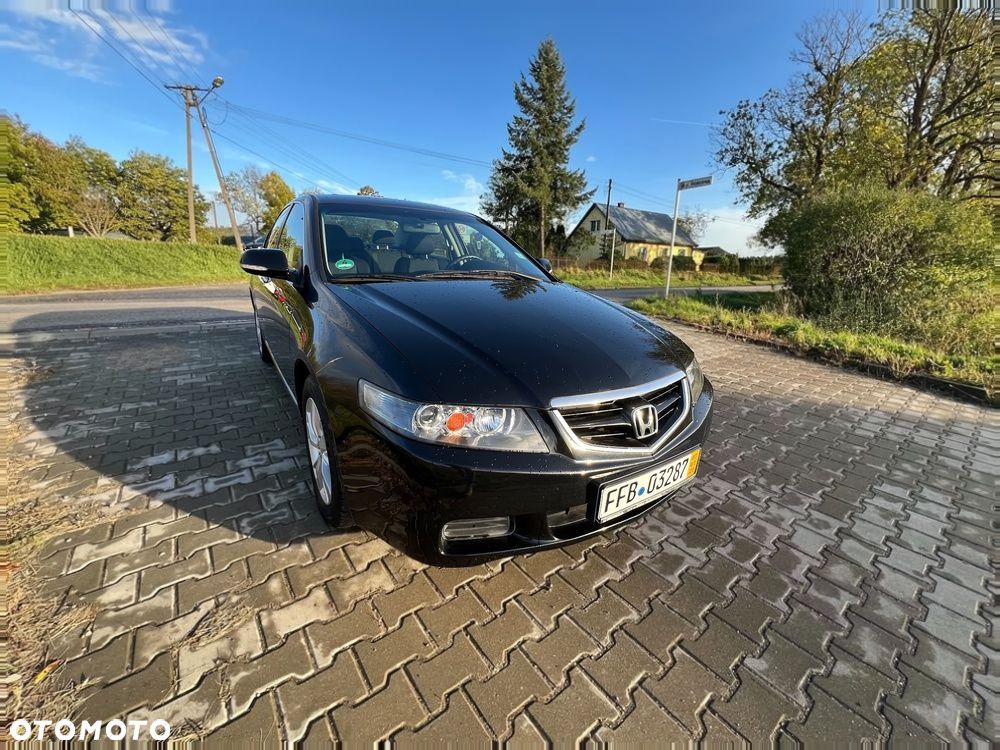 Honda Accord 2004 photo 2