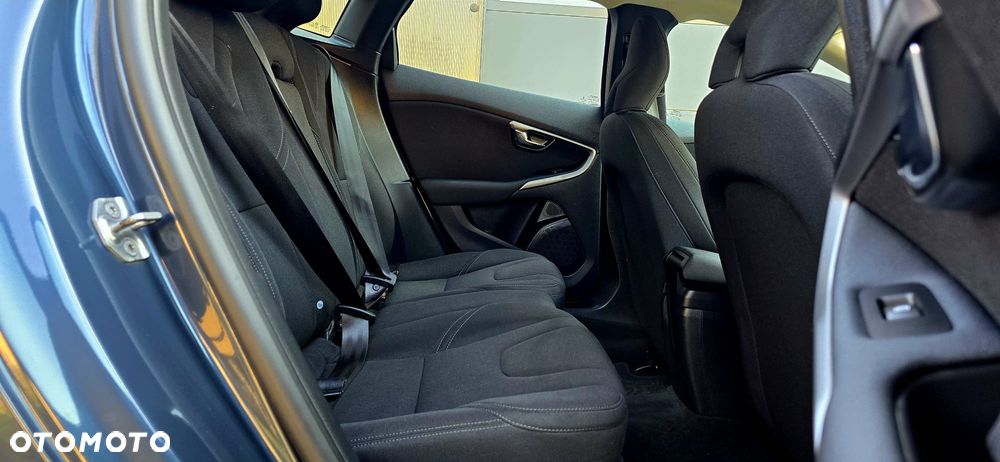 Volvo V40 D2 Kinetic - 12