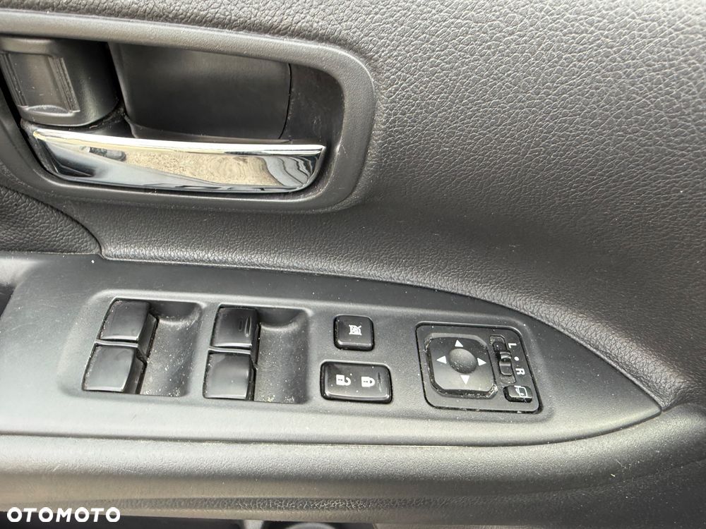 Mitsubishi Outlander 2.0 Intense Comfort 4WD CVT - 23