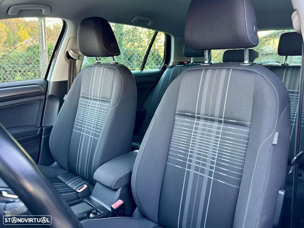 VW Golf 2.0 TDI Highline DSG - 17