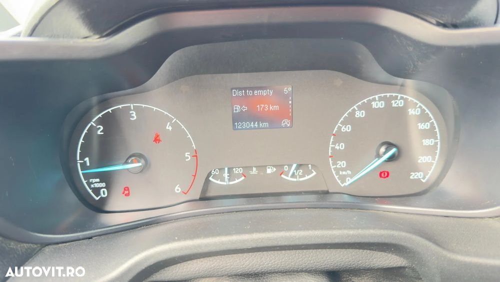 Ford Transit Connect - 12