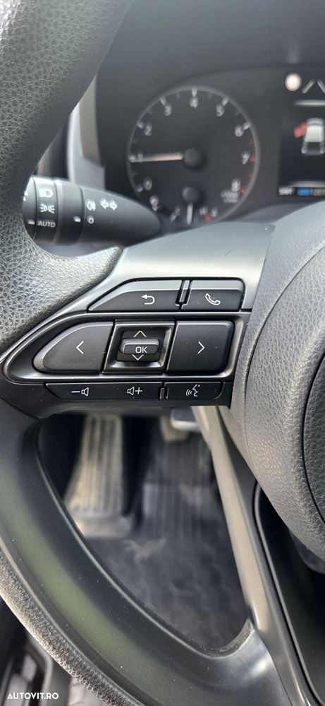 Toyota Yaris 1.0 L Eco - 15
