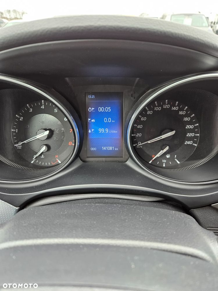 Toyota Avensis 1.8 Premium MS - 17