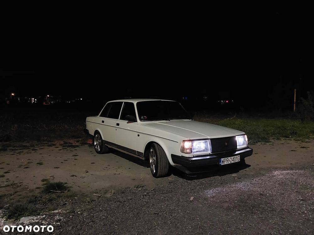 Volvo Seria 200 - 3
