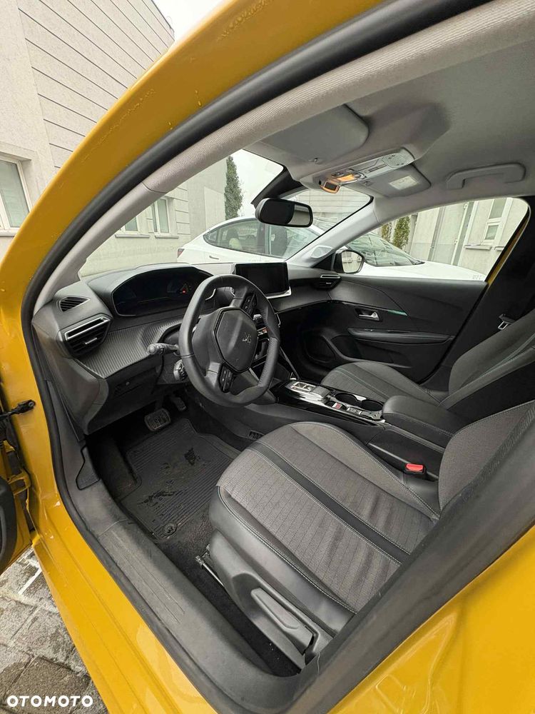 Peugeot 208 Allure - 3